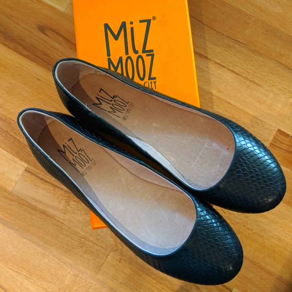 New Miz Mooz Phaedra Black Ballet Flat Sz 36 or 6